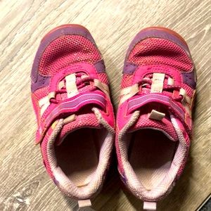 Great toddler sneaker with lots of life left